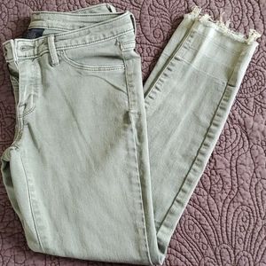 Womans mid rise jeggings